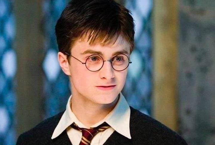 A quantia milionária é fruto principalmente de seu papel como Harry Potter, que lhe rendeu 75 milhões de libras entre 2001 e 2011. A informação é do jornal britânico The Sun.
