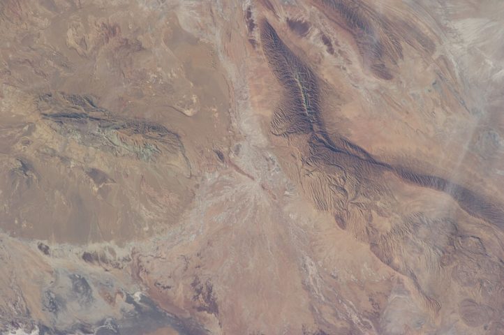 Os cientistas também usaram um modelo para recriar as condições daquele ambiente na época e conseguiram provar que essa região era mais favorável do que outros lugares para os que saíram da África naquela época.





