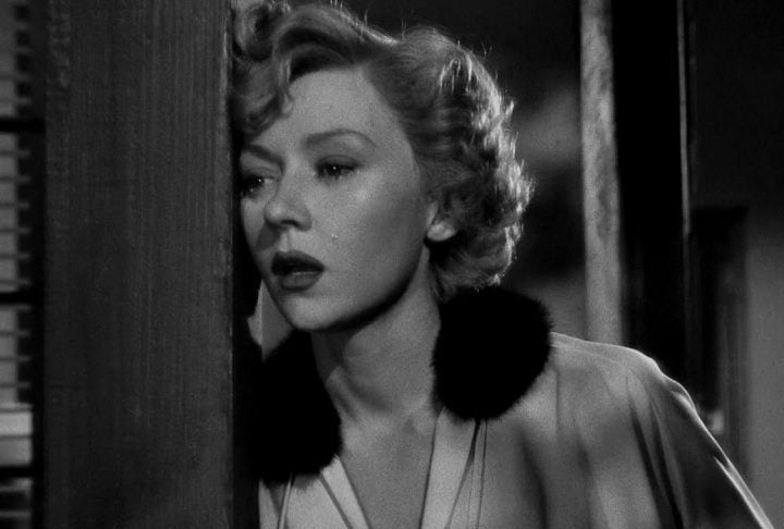 Tony descreve no livro que o matrimônio foi marcado por conflitos, vícios e até surtos psicóticos da atriz.