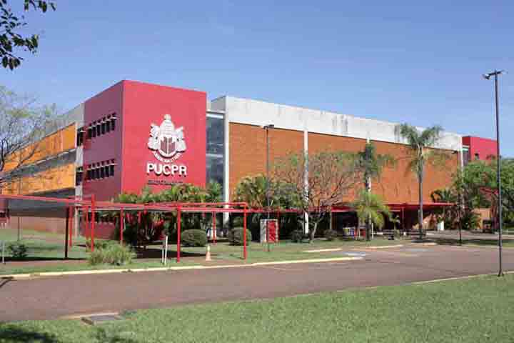 Além dela, Londrina conta com outras instituições respeitadas, como a PUC, a Unopar, o IFPR e unidades do Senai, formando um ecossistema educacional robusto.