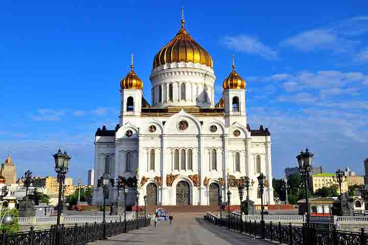 Originalmente concluída em 1883, foi demolida por ordem de Stálin nos anos 1930 e reconstruída nos anos 1990 com base em fotografias e registros históricos.