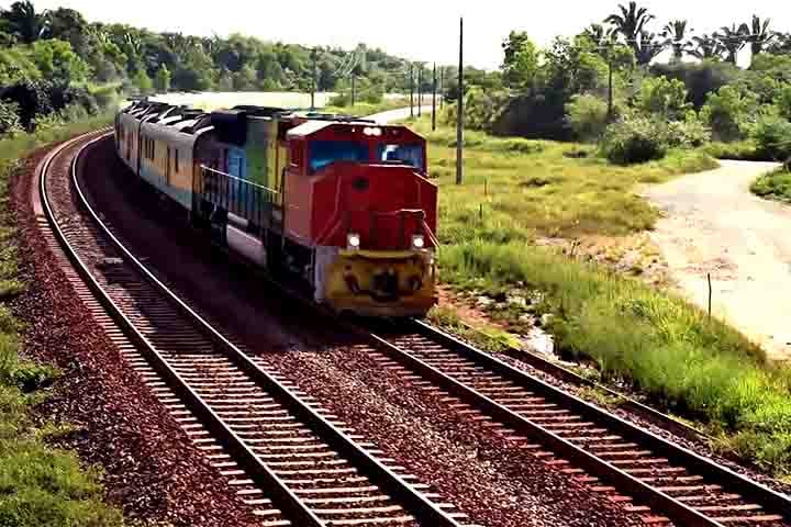 Ela combina produtividade econômica com função social, conectando regiões distintas e impulsionando o crescimento do Brasil a partir de suas riquezas naturais e de sua malha logística.