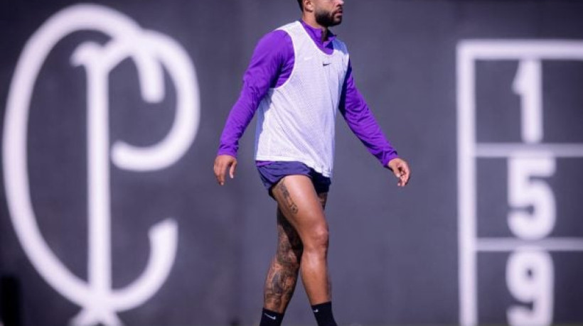 Com dívida milionária e dificuldades no caixa, diretoria tenta honrar contrato do camisa 10, que é peça-chave do elenco