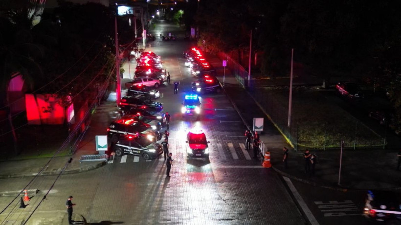 Ao todo, 300 policiais civis atuaram na operação para prender membros da GDE na manhã desta quinta-feira, 24