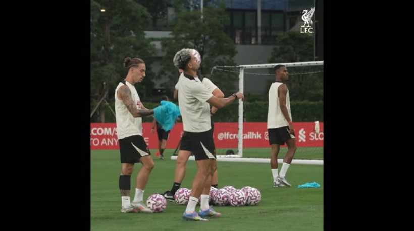 Díaz e Wirtz brilham em treino do Liverpool na Ásia