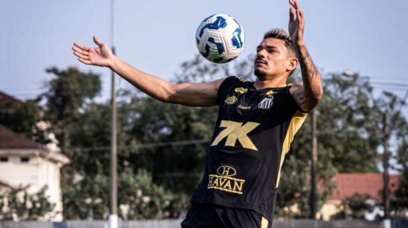 Centroavante não saiu do banco de reservas nos últimos três jogos. Contra o Inter, treinador decidiu colocar o garoto Luca Meirelles