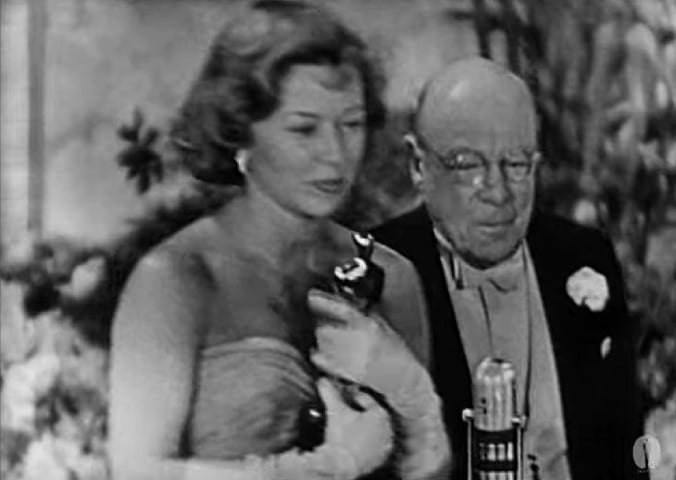 Em 1953, Grahame venceu o Oscar de Melhor Atriz Coadjuvante por seu papel em Assim Estava Escrito, dirigido por Vincente Minnelli. 