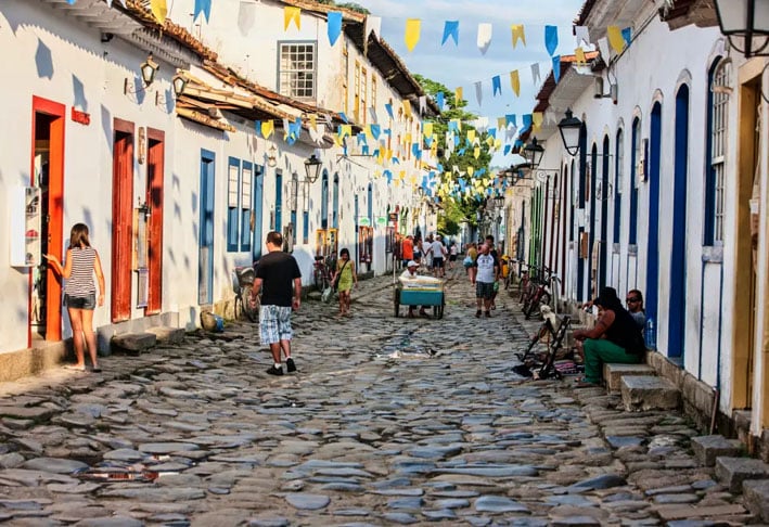 A histórica Paraty-RJ é uma cidade que parece ter parado no tempo, sem deixar de acompanhar as transformações culturais e turísticas do país.