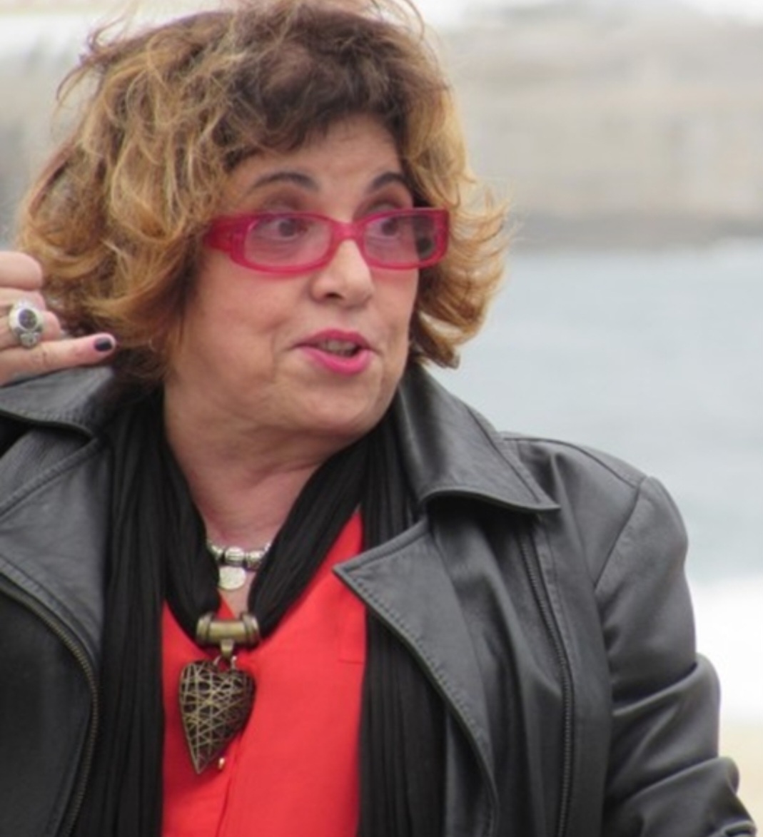 24/4 – Lúcia Alves
A atriz brasileira faleceu aos 89 anos em São Paulo, de causas naturais. Atuou em novelas, filmes e no teatro, sendo lembrada por seu talento e elegância. Teve carreira sólida desde os anos 1950 e foi uma das pioneiraa na dramaturgia televisiva nacional.