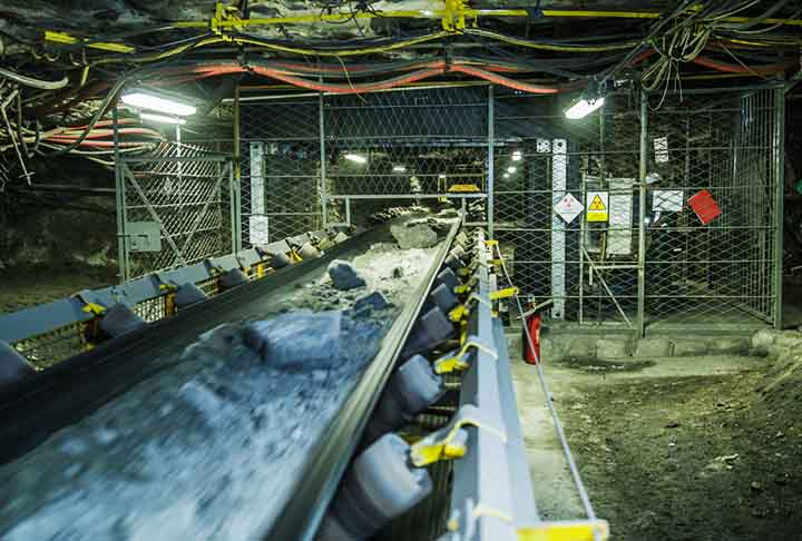 Rudna é uma grande mina subterrânea no oeste da Polônia em Polkowice, Condado de Polkowice, 350 quilômetros (217 milhas) a sudoeste da capital, Varsóvia.