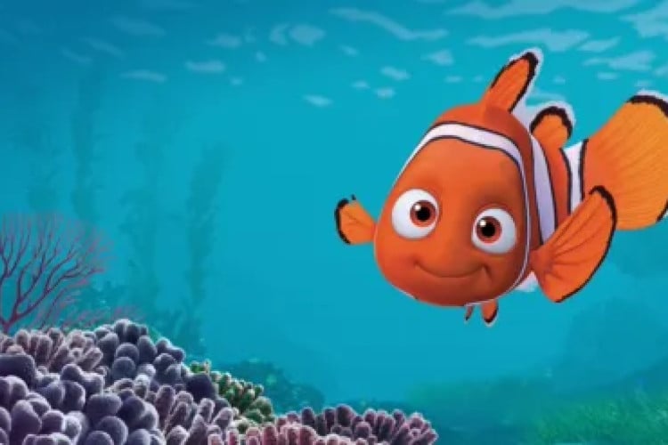 Aborda a superproteção parental e os desafios da autonomia.