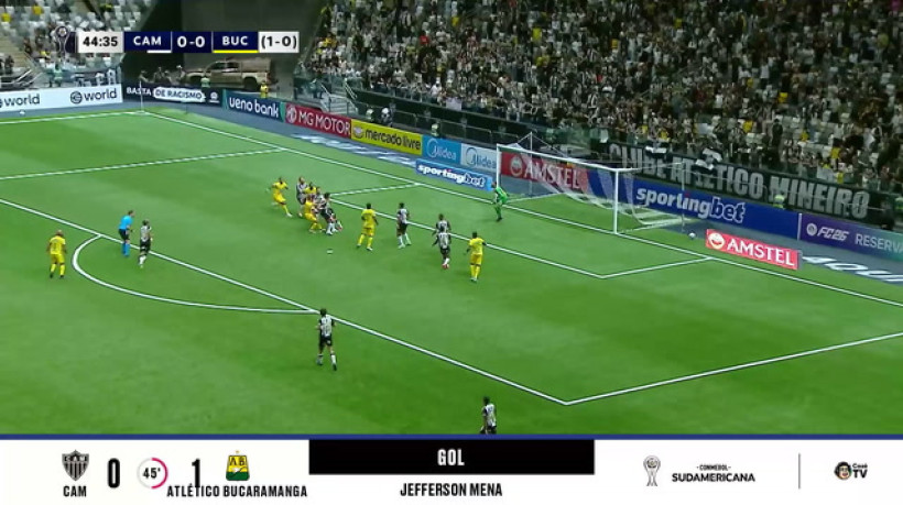GOL DO BUCARAMANGA! Mena sobe mais que defesa do Atlético e abre placar; veja