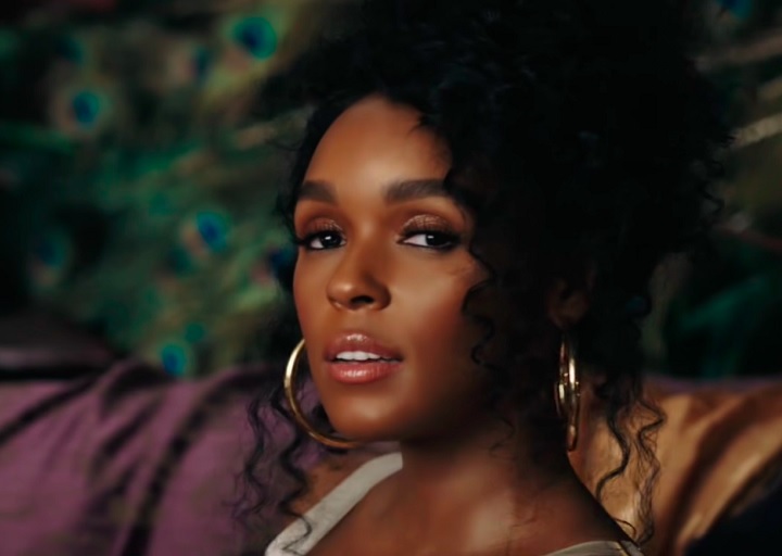 Janelle Monáe - A cantora participou de alguns filmes, como Estrelas Além do Tempo, mas foi em Moonlight que ela ganhou destaque no ramo, pois foi o primeiro longa com um elenco composto inteiramente por negros que ganhou o Oscar de Melhor Filme.