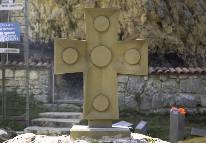 Inclusive, ainda existe por lá uma cruz que seria um vestígio dessa época.