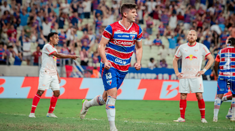 Kuscevic comemora gol no jogo Fortaleza x RB Bragantino, no Castelão, pela Série A 2025