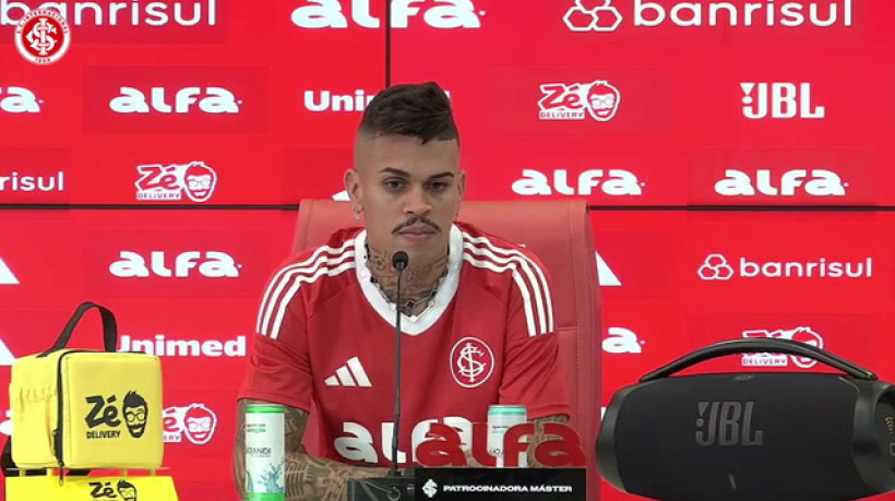 Richard explica como Roger pode utilizá-lo no Internacional