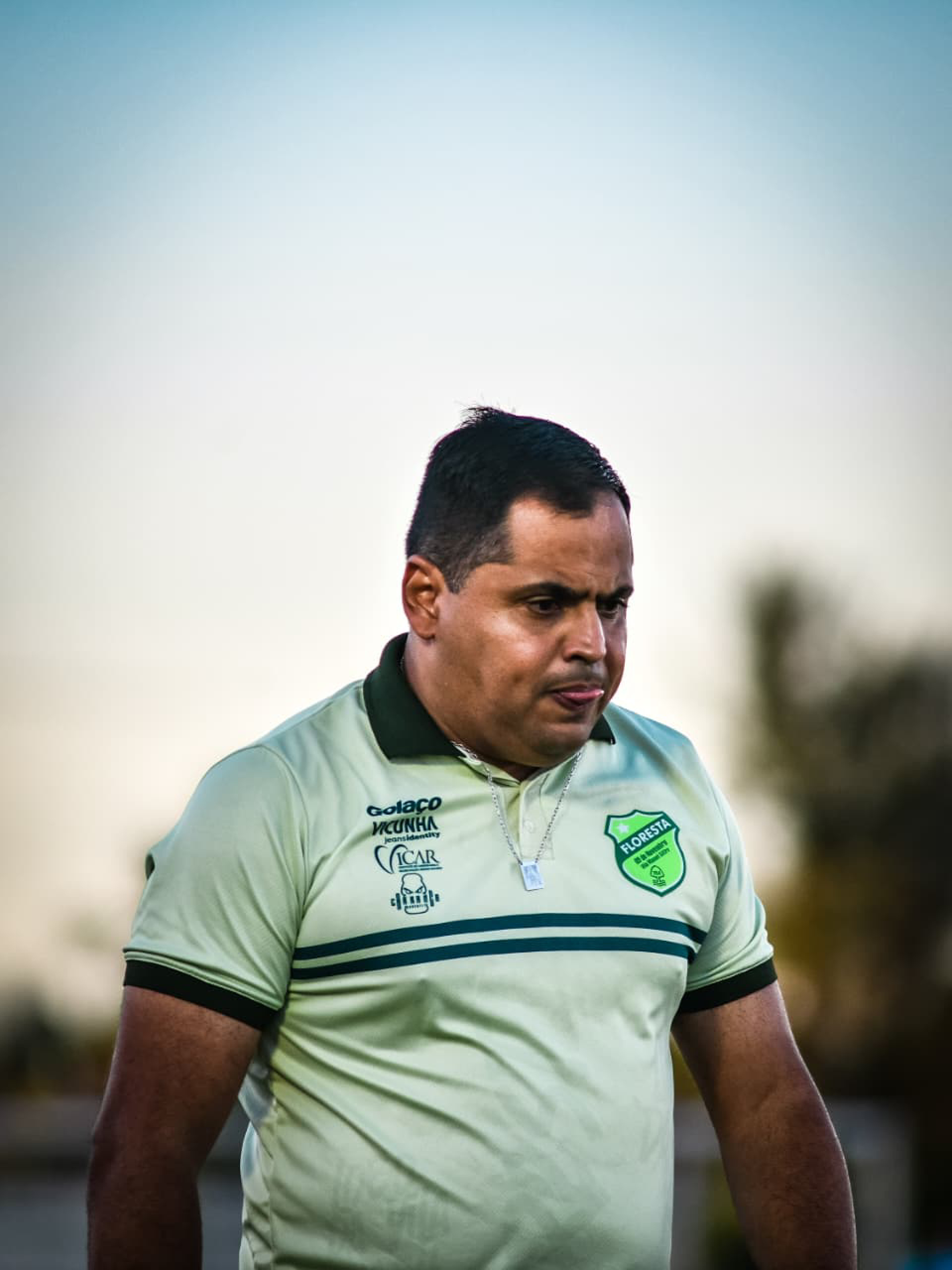 Lobo de Leston Júnior ainda não ganhou fora de casa (Foto: Kely Pereira / Floresta EC)