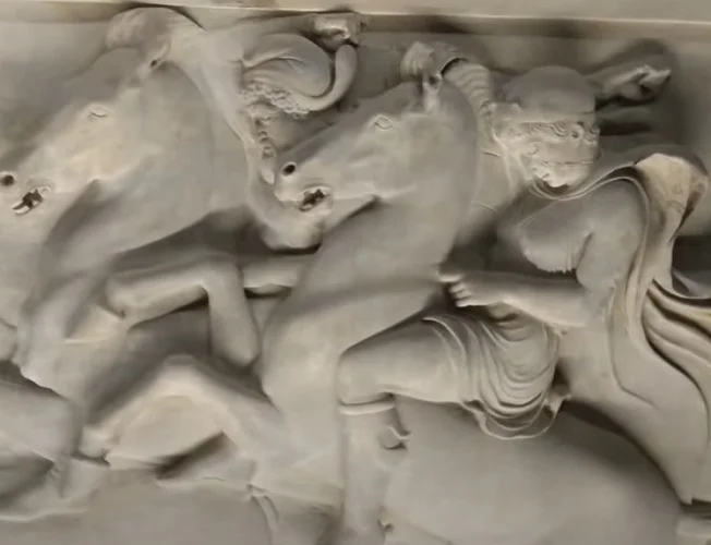 Museu Arqueológico de Istambul (İstanbul Arkeoloji Müzesi) - Fundado em 1891, o Museu Arqueológico de Istambul é um dos mais importantes do mundo, com uma vasta coleção de artefatos que abrangem a história da Anatólia, Mesopotâmia e outras civilizações antigas.