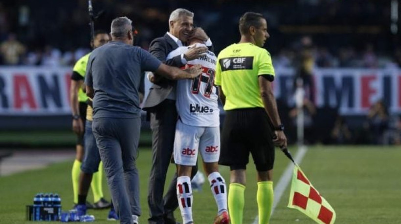 Técnico do São Paulo se anima com o 3 a 1 sobre o Flu, na terceira vitória seguida. O time está subindo na tabela do Brasileirão
