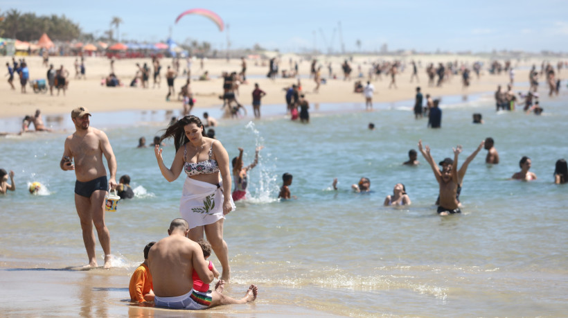 FORTALEZA-CE, BRASIL,27.07.2025: Praia do Futuro no último fim de semana de Julho.  (Fotos: Fabio Lima)