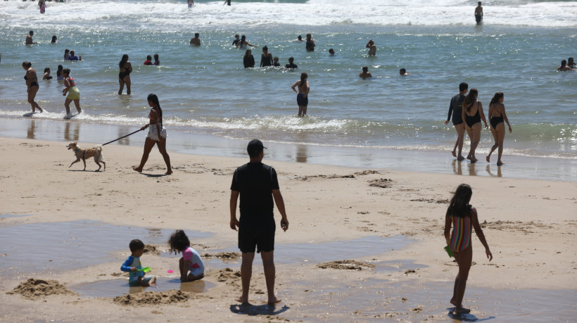 FORTALEZA-CE, BRASIL,27.07.2025: Praia do Futuro no último fim de semana de Julho.  (Fotos: Fabio Lima)