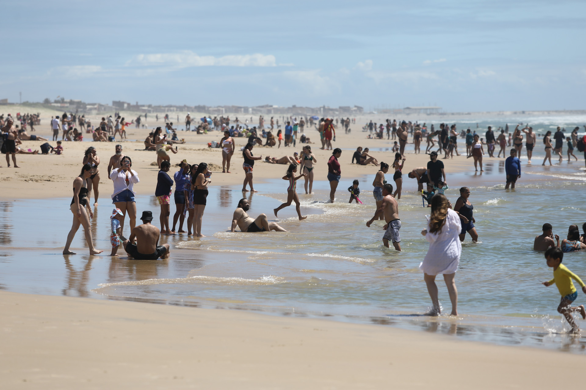 FORTALEZA-CE, BRASIL,27.07.2025: Praia do Futuro no último fim de semana de Julho.  (Fotos: Fabio Lima)
