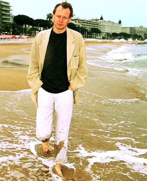 Seis dos oito filhos nasceram do casamento com a média sueca My Skarsgård, que durou de 1975 a 2007, e outros dois da união com Megan Everett. 
