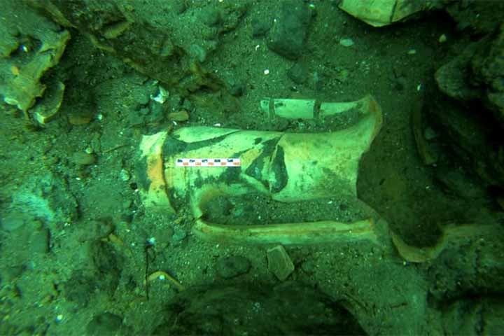 Afinal, eles buscaram a escavação ao fundo do mar 40 anos depois, quando marinheiros encontraram as ruínas de um enorme cais romano. 