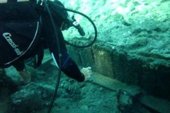 Diante desse contexto, pesquisadores acreditam que Aenaria era uma parada de intenso tráfico comercial para os romanos, de acordo com o Museu Arqueológico de Pithecusae.