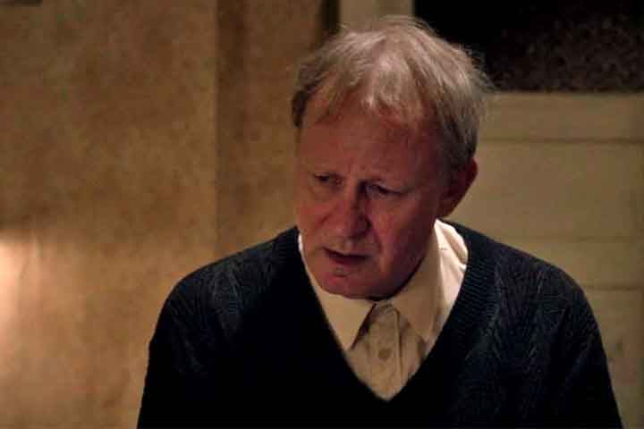 Uma das parcerias mais famosas do ator é com o dinamarquês Lars von Trier. Ele atuou em seis filmes do diretor, incluindo os badalados “Dançando no Escuro”, “Dogville” e “Melancolia”. 
