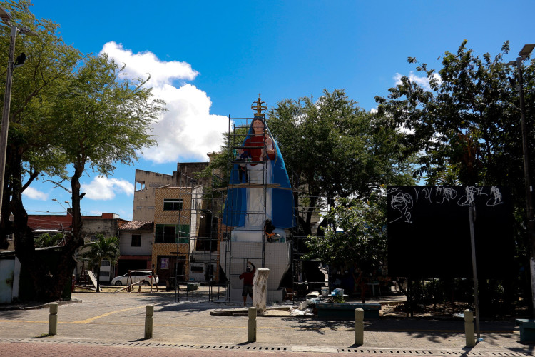 Reconstrução da nova estátua Nossa Senhora de Nazaré
