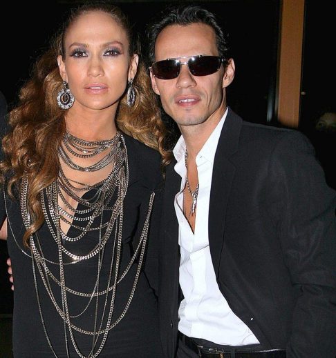 Seu relacionamento mais longo foi com o cantor Marc Anthony, com quem ficou casada por dez anos (2004 a 2014) e teve seus filhos gêmeos, Emme e Max.
