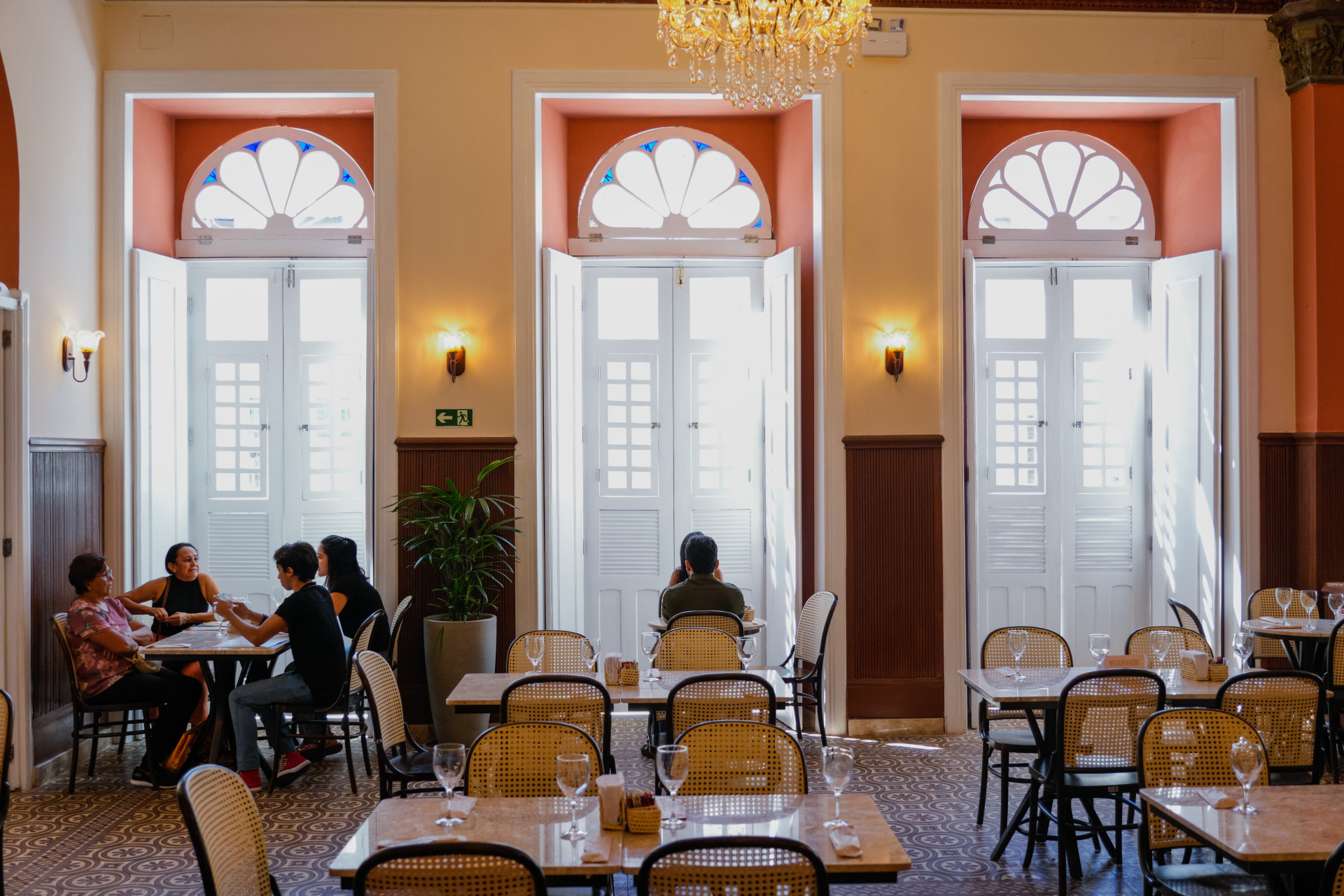 FORTALEZA-CE, BRASIL, 28-07-2025: Prédios tombados e que passaram por processos de restauração. Na foto, o Café Comércio. (Foto: Fernanda Barros/ O Povo) (Foto: FERNANDA BARROS)