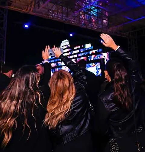 A Festa do Peão de Americana é, hoje, um dos principais motores culturais e turísticos do interior paulista. Ela estimula o turismo rural, movimenta o setor hoteleiro e econômico da cidade e fortalece a cultura sertaneja, servindo também como vitrine para marcas patrocinadoras 
