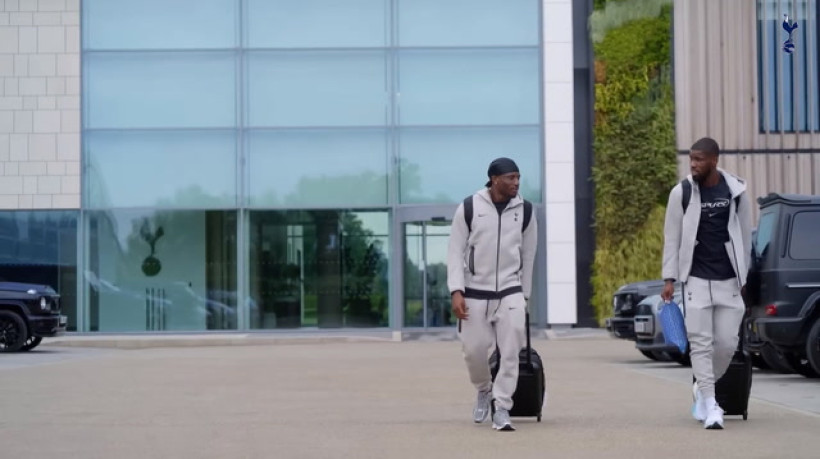 Tottenham embarca para pré-temporada em Hong Kong; bastidores