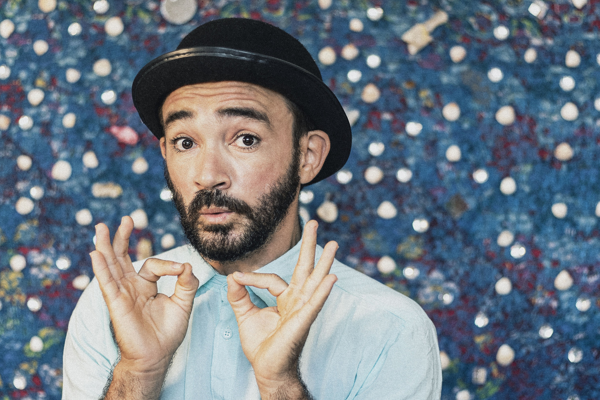 Edivaldo Batista apresenta peça "Quantas cores tem o amor?" na Caixa Cultural Fortaleza