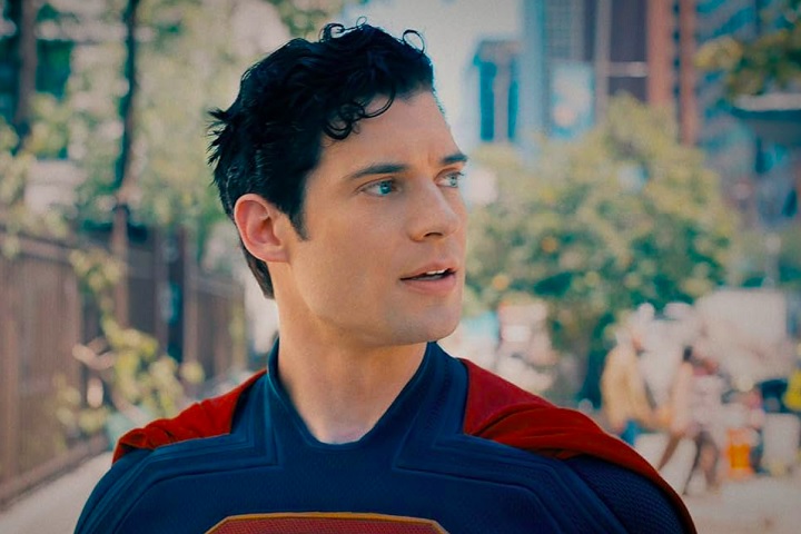 Na trama de Superman, o herói embarca em uma jornada para reconciliar sua herança kryptoniana com sua criação humana.