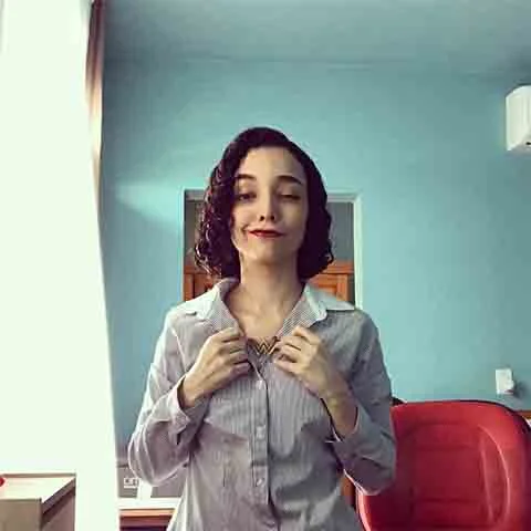 Bilquis Evely nasceu na cidade de Barueri, na Região Metropolitana de São Paulo, no dia 20 de julho de 1990.
