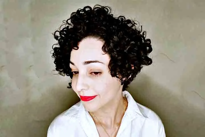 Em seguida, trabalhou em títulos como “Sugar and Spike, Wonder Woman”, em 2016, e na série “The Dreaming”, escrita por Si Spurrier, onde criou arte com linhas detalhadas e atmosferas oníricas. 
