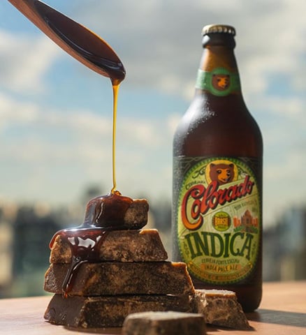 Cerveja de rapadura - Colorado Indica - Feita com rapadura artesanal, faz parte da linha de cervejas especiais em que a Colorado prestigia sabores regionais. Também a uma versão com rapadura mais tostada, a Vixnu. 