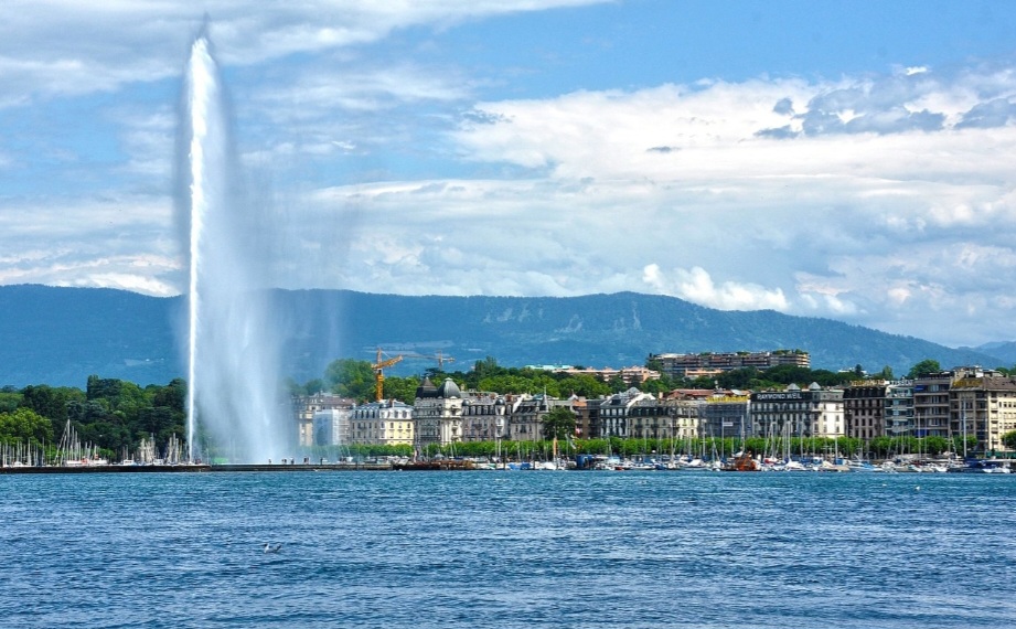 O novo sistema de bombeamento autónomo, parcialmente localizado abaixo da linha de água, ejeta 500 litros de água por segundo a uma velocidade de 200 km/h.