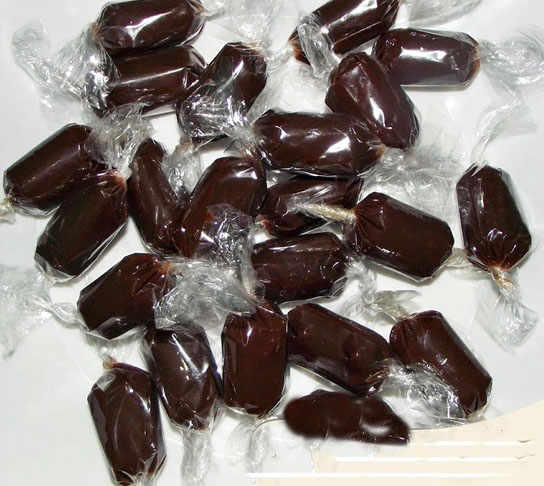 As balas de café também são alternativa para manter o gostinho do café sem encarar uma temperatura elevada. 