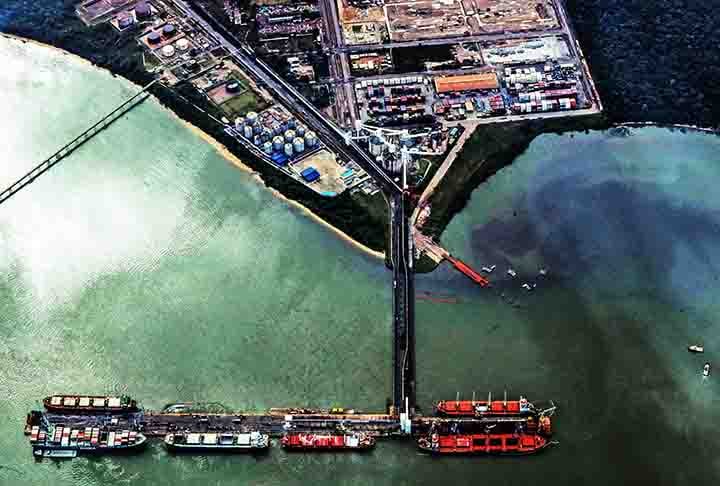 O Porto de Vila do Conde, em Barcarena (PA), é crucial para o escoamento de minérios e grãos da região Norte. O porto possui terminais especializados para bauxita, soja e milho.