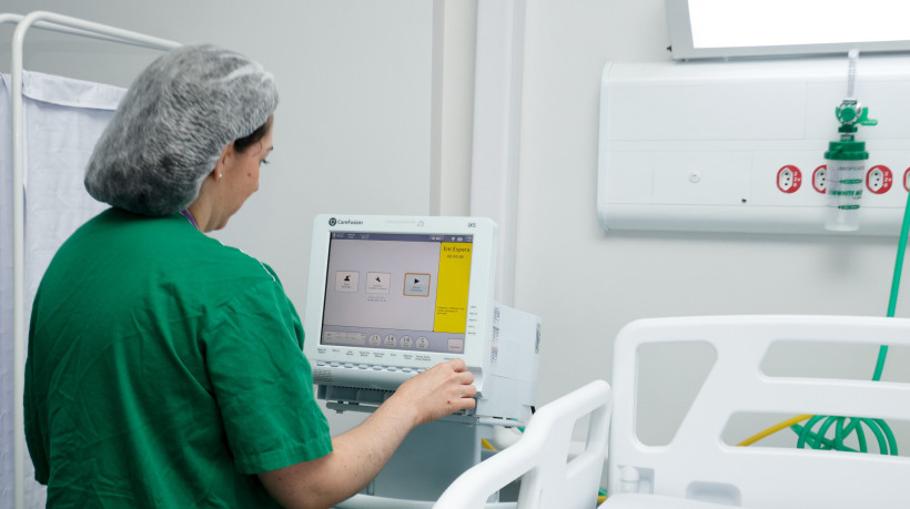 Foram convocados 75 enfermeiros, três fonoaudiólogos, dois cirurgiões de mão e dois médicos intensivistas para compor a equipe do IJF
