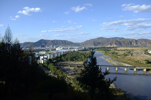 Rio Tumen – Forma a fronteira entre China, Coreia do Norte e Rússia; tem grande importância estratégica e política.