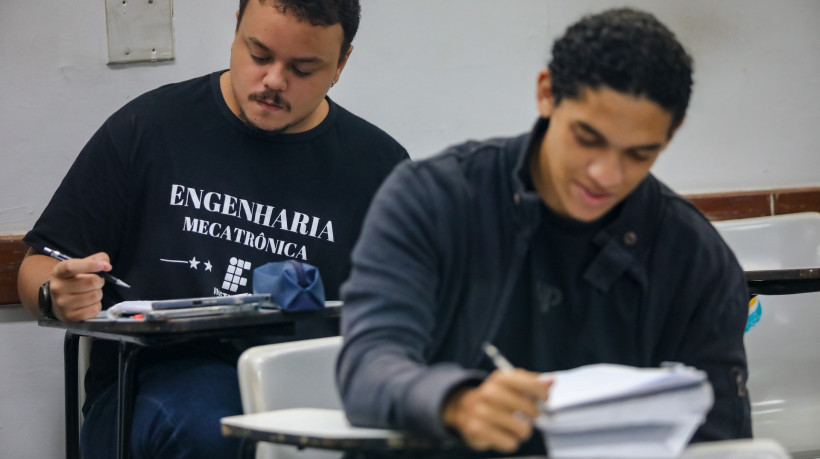 A prova do Enem é usada como porta de entrada a universidades públicas e acesso a financiamento em universidades particulares
