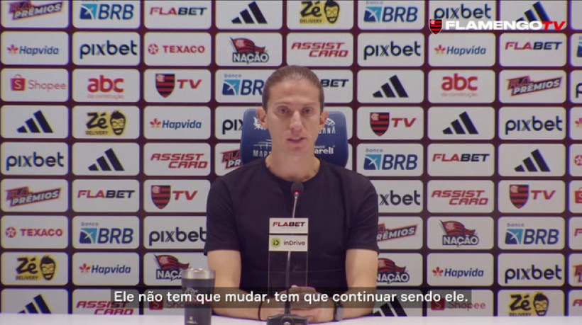 Filipe Luís defende postura de Wallace Yan em campo: 'Ele não tem que mudar'