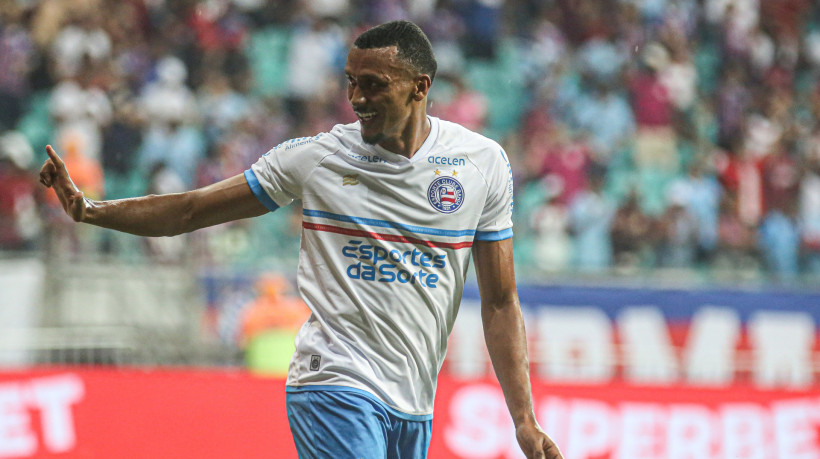 Rezende, volante do Bahia, negocia com o Fortaleza