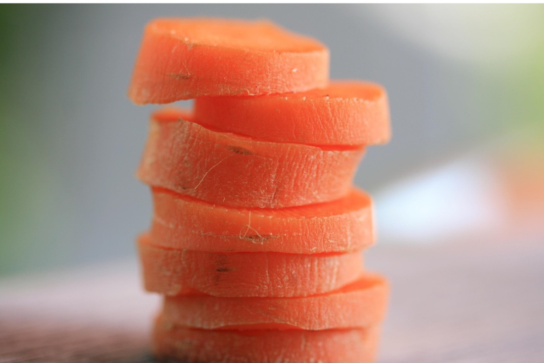 Após a secagem completa, ela pode ser embalada em sacos plásticos com o ar retirado e armazenada no congelador por até doze meses. No uso posterior, o descongelamento pode ser feito lentamente na geladeira ou de forma rápida no cozimento, conforme a finalidade.