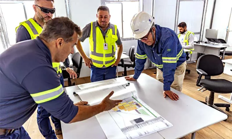 Esta planta terá capacidade de produzir cerca de 3,5 milhões de toneladas por ano de celulose de eucalipto, posicionando-se como uma das maiores do mundo em etapa única.
